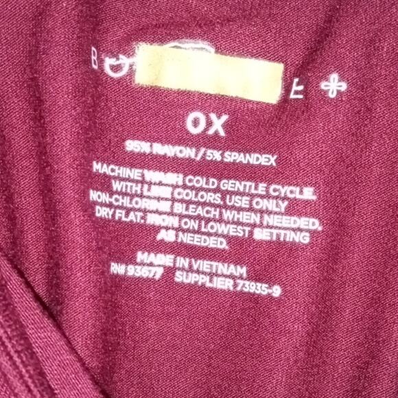 ❄️2/$5❄️[B9] NWOT Burgundy Cold Shoulder Bodysuit, Size 0X - Picture 4 of 4